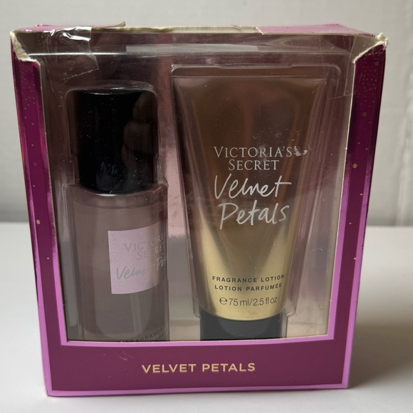 2 Piece Victoria's Secret VELVET PETALS Fragrance Lotion Body Mist Mini Gift Set - Picture 1 of 4